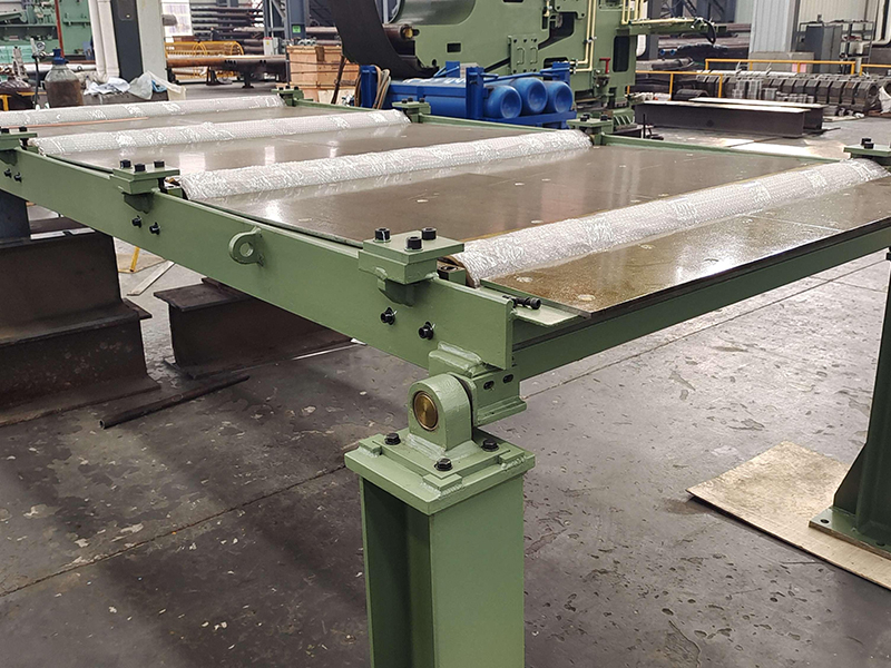 No2入口剪穿帶導(dǎo)板臺(tái)